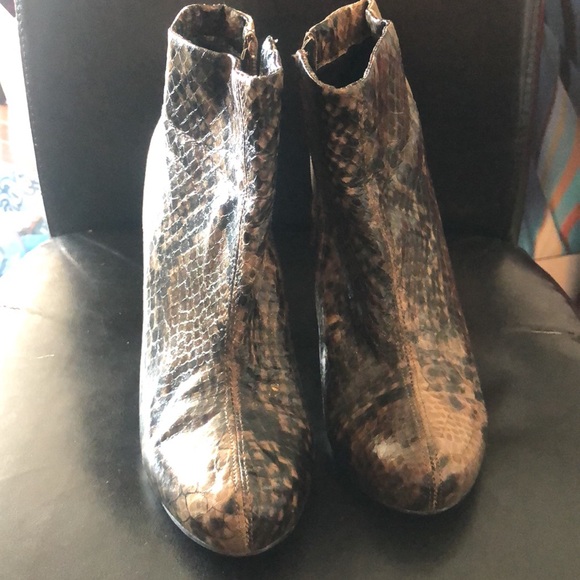 Nygard boots . Shake print. Taupe. Size 7 - Picture 3 of 10